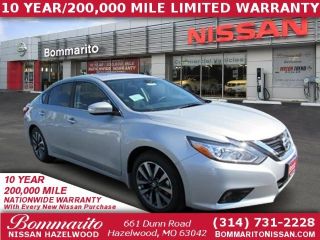 Used 2017 Nissan Altima SV in Hazelwood, Missouri