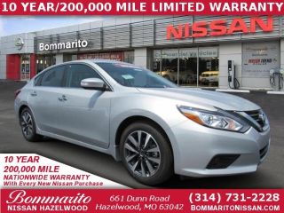 Used 2017 Nissan Altima SV in Hazelwood, Missouri