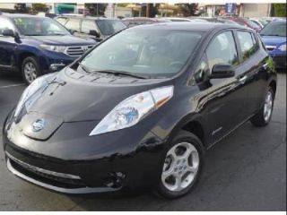 Used 2014 Nissan Leaf SV in Northfield, Illinois