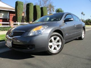 Used 2009 Nissan Altima in Van Nuys, California