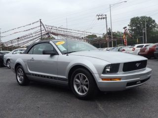 Used 2005 Ford Mustang in Crestwood, Illinois