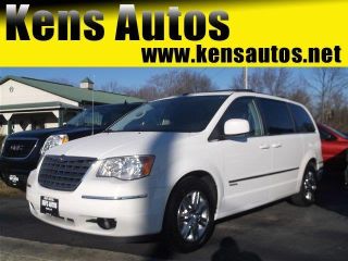 Used 2010 Chrysler Town & Country Touring in Paris, Kentucky