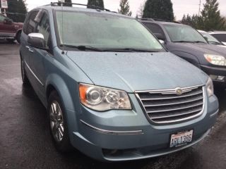 Used 2010 Chrysler Town & Country Limited Edition in Vancouver, Washington