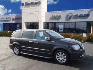Used 2011 Chrysler Town & Country Touring in Cedarburg, Wisconsin