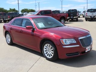 Chrysler 300 Base 2013
