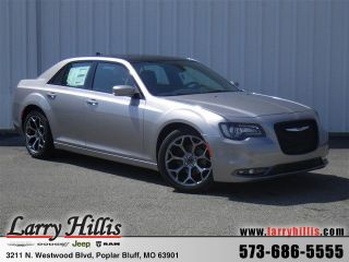 Used 2015 Chrysler 300 S in Poplar Bluff, Missouri