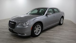 Used 2017 Chrysler 300 C in Hazelwood, Missouri