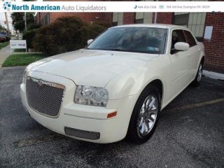 Chrysler 300 Base 2005