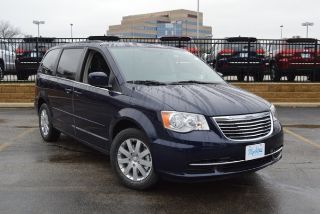 Used 2016 Chrysler Town & Country LX in Arlington Heights, Illinois