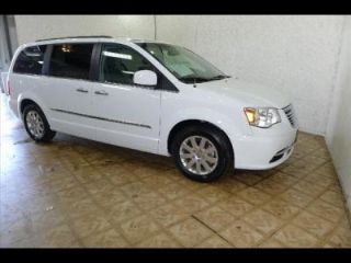 Used 2014 Chrysler Town & Country Touring in Jefferson, Wisconsin