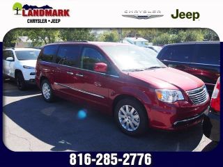 Used 2016 Chrysler Town & Country Touring in Independence, Missouri