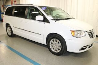 Used 2016 Chrysler Town & Country Touring in Royal Oak, Michigan
