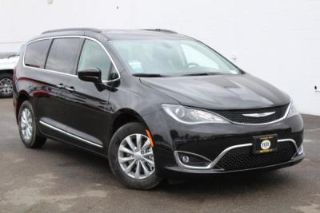 Used 2017 Chrysler Pacifica Touring-L in Huntington Beach, California