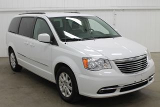 Used 2014 Chrysler Town & Country Touring in Grand Rapids, Michigan