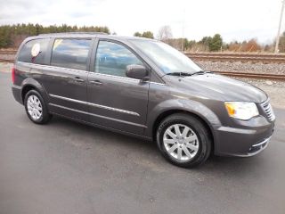 Used 2015 Chrysler Town & Country Touring in Elkhart, Indiana