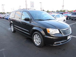 Used 2016 Chrysler Town & Country Touring in Wentzville, Missouri
