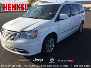 Used 2016 Chrysler Town & Country Touring in Battle Creek, Michigan