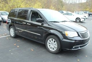 Used 2016 Chrysler Town & Country Touring in Pekin, Illinois