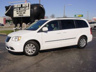 Used 2016 Chrysler Town & Country Touring in Berea, Kentucky