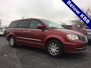 Used 2016 Chrysler Town & Country Touring in Nicholasville, Kentucky