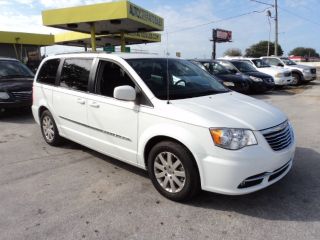 Used 2014 Chrysler Town & Country Touring in Clearwater, Florida