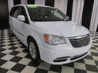 Used 2015 Chrysler Town & Country Touring in Machesney Park, Illinois