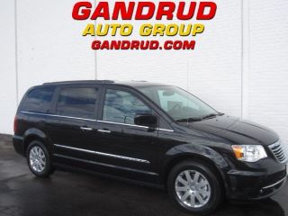 Used 2016 Chrysler Town & Country Touring in Green Bay, Wisconsin