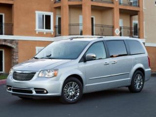 Used 2013 Chrysler Town & Country Touring in Ironton, Ohio