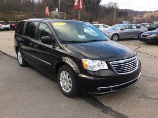 Used 2015 Chrysler Town & Country Touring in Natrona Heights, Pennsylvania