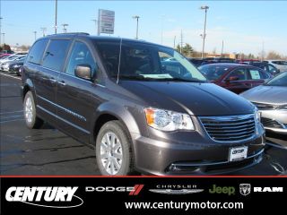 Used 2016 Chrysler Town & Country Touring in Wentzville, Missouri