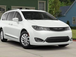 Used 2018 Chrysler Pacifica Touring-L in Little Falls, New Jersey