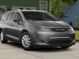 Used 2018 Chrysler Pacifica Touring-L in Torrington, Connecticut