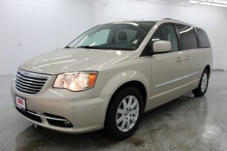 Used 2016 Chrysler Town & Country Touring in Puyallup, Washington