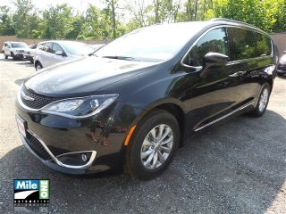 Used 2017 Chrysler Pacifica Touring-L in Baltimore, Maryland