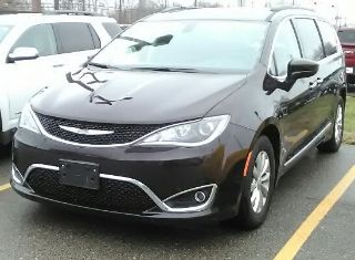 Used 2017 Chrysler Pacifica Touring-L in Madison, Ohio