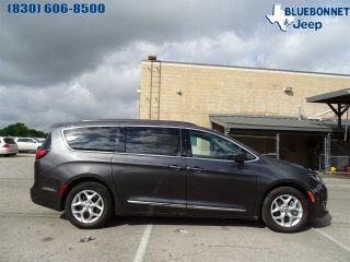 Used 2017 Chrysler Pacifica Touring-L in New Braunfels, Texas