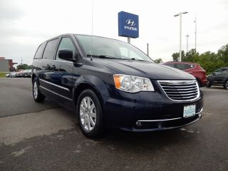 Used 2013 Chrysler Town & Country Touring in Columbia, Missouri