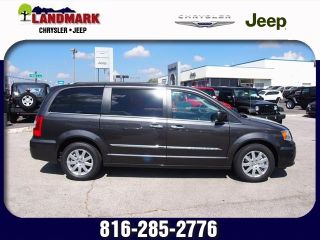 Used 2016 Chrysler Town & Country Touring in Independence, Missouri