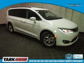 Used 2017 Chrysler Pacifica Touring-L in Toledo, Ohio