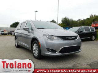 Used 2018 Chrysler Pacifica Touring-L in Colchester, Connecticut