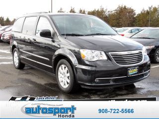 Used 2016 Chrysler Town & Country Touring in Jericho, New York