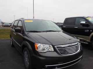 Used 2016 Chrysler Town & Country Touring in Lewisburg, Pennsylvania