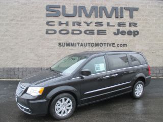 Used 2016 Chrysler Town & Country Touring in Fond Du Lac, Wisconsin