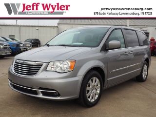 Used 2013 Chrysler Town & Country Touring in Lawrenceburg, Indiana
