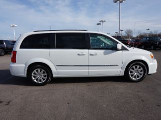 Used 2015 Chrysler Town & Country Touring in Amherst, Ohio