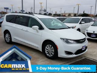 Used 2017 Chrysler Pacifica Touring-L in Austin, Texas
