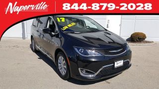 Used 2017 Chrysler Pacifica Touring-L in Naperville, Illinois