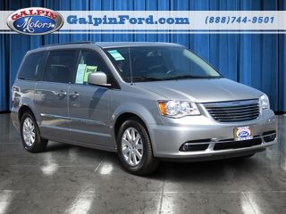 Used 2014 Chrysler Town & Country Touring in North Hills, California