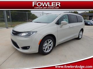 Used 2017 Chrysler Pacifica Touring-L in Oklahoma City, Oklahoma