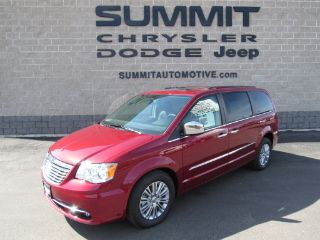 Used 2016 Chrysler Town & Country Touring in Fond Du Lac, Wisconsin